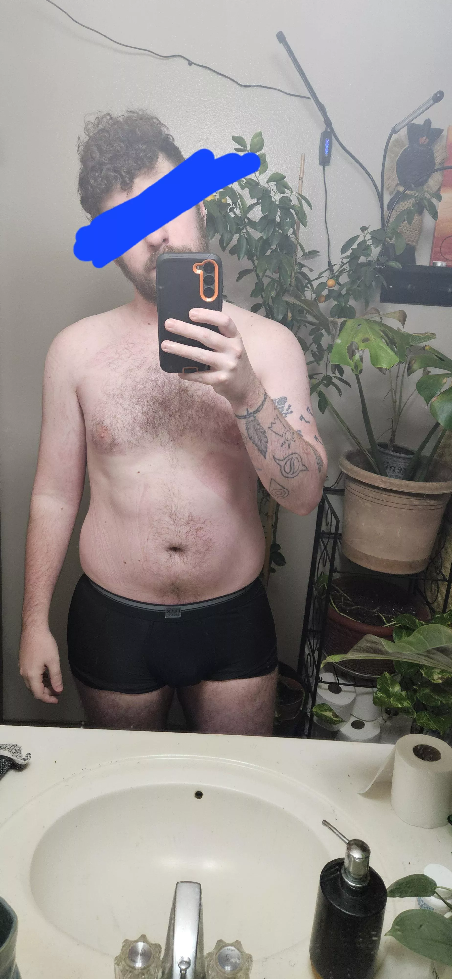 Getting pretty hairy 😋 posted by Tyler93xxx