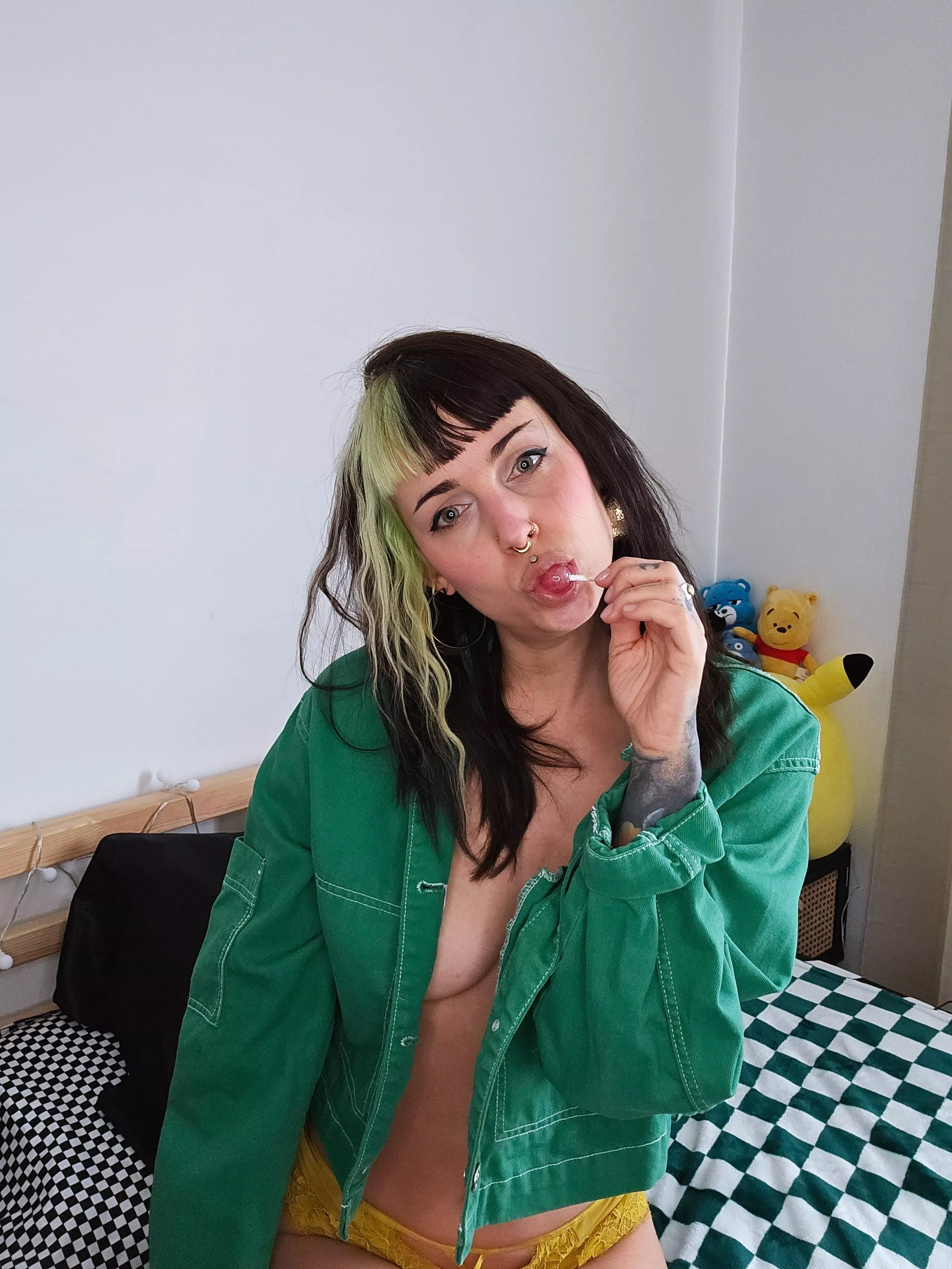 Hi! Whats your favorite candy? 😉 posted by LexieFans