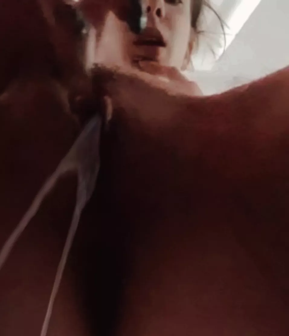 Kinky for some pissing pussy show posted by TheLastSaneOne