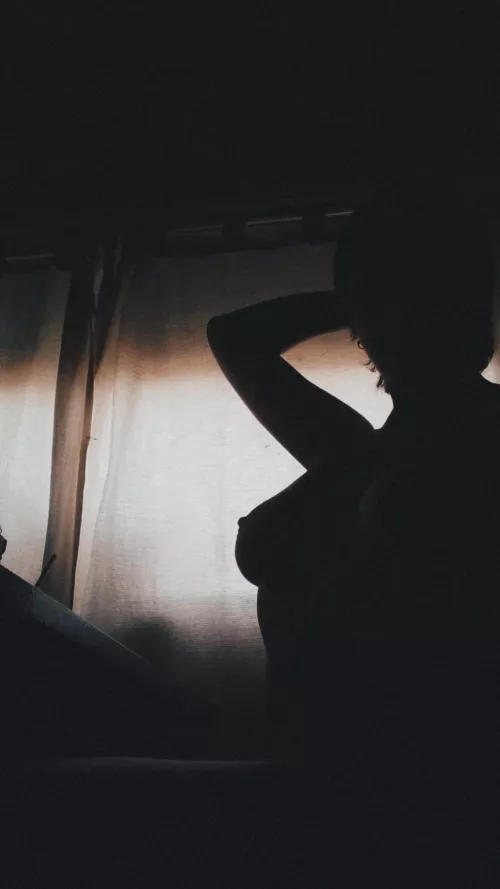 My short hair in backlight, comment something cute if you think it's cute by fedraismyname