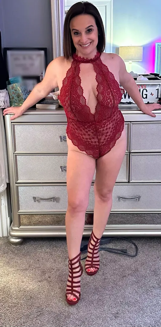 Sexy Amateur Milf 45F posted by sophienextdoor