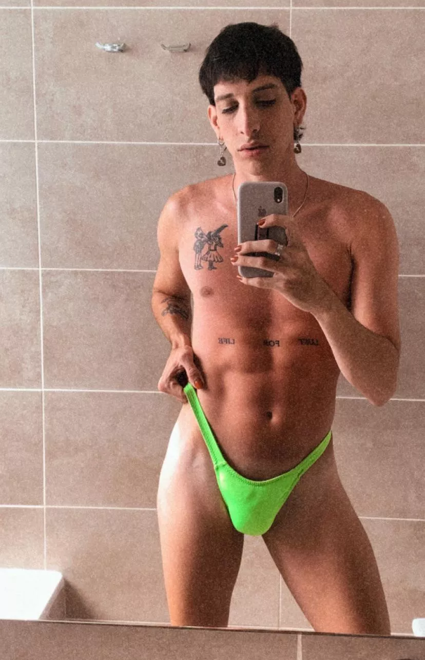 this color looks amazing with my holiday tan don’t you think? 😈 posted by lifesizedoll00