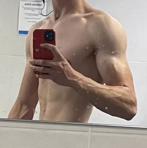 Trace the veins with your finger? by Big_Banana_9609