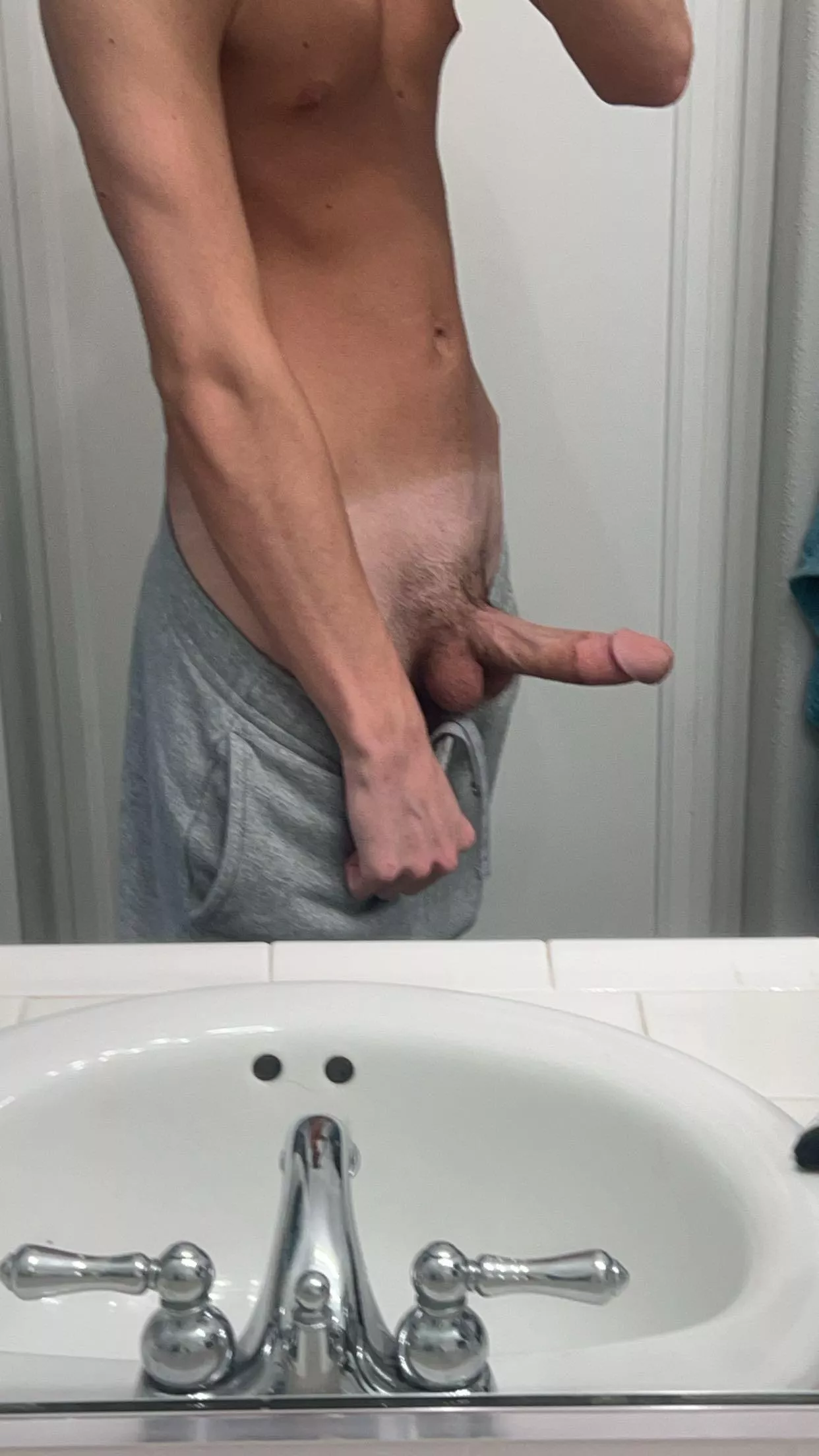 19 hmu. Big cocks+ hairy+ looking for long term too posted by No_Tomorrow1886