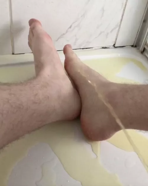 21m pissing on my feet by Left_Bridge_6065