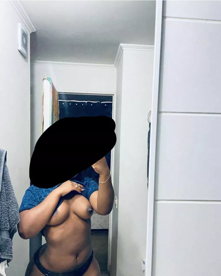 29 F, Looking to have some fun 😜🙈 posted by MissRoxy00