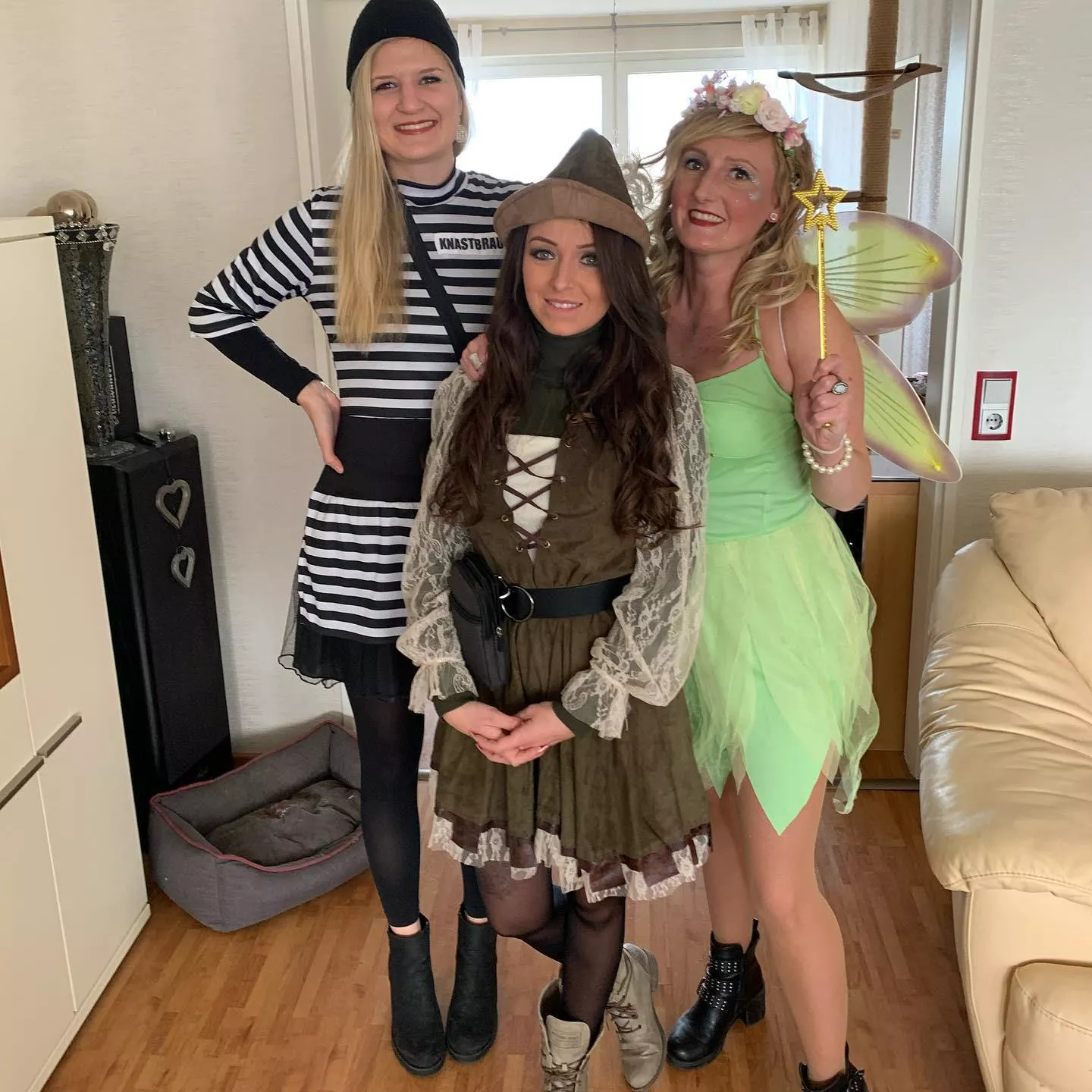 [3] Costueme Girls posted by GloomyPharasing