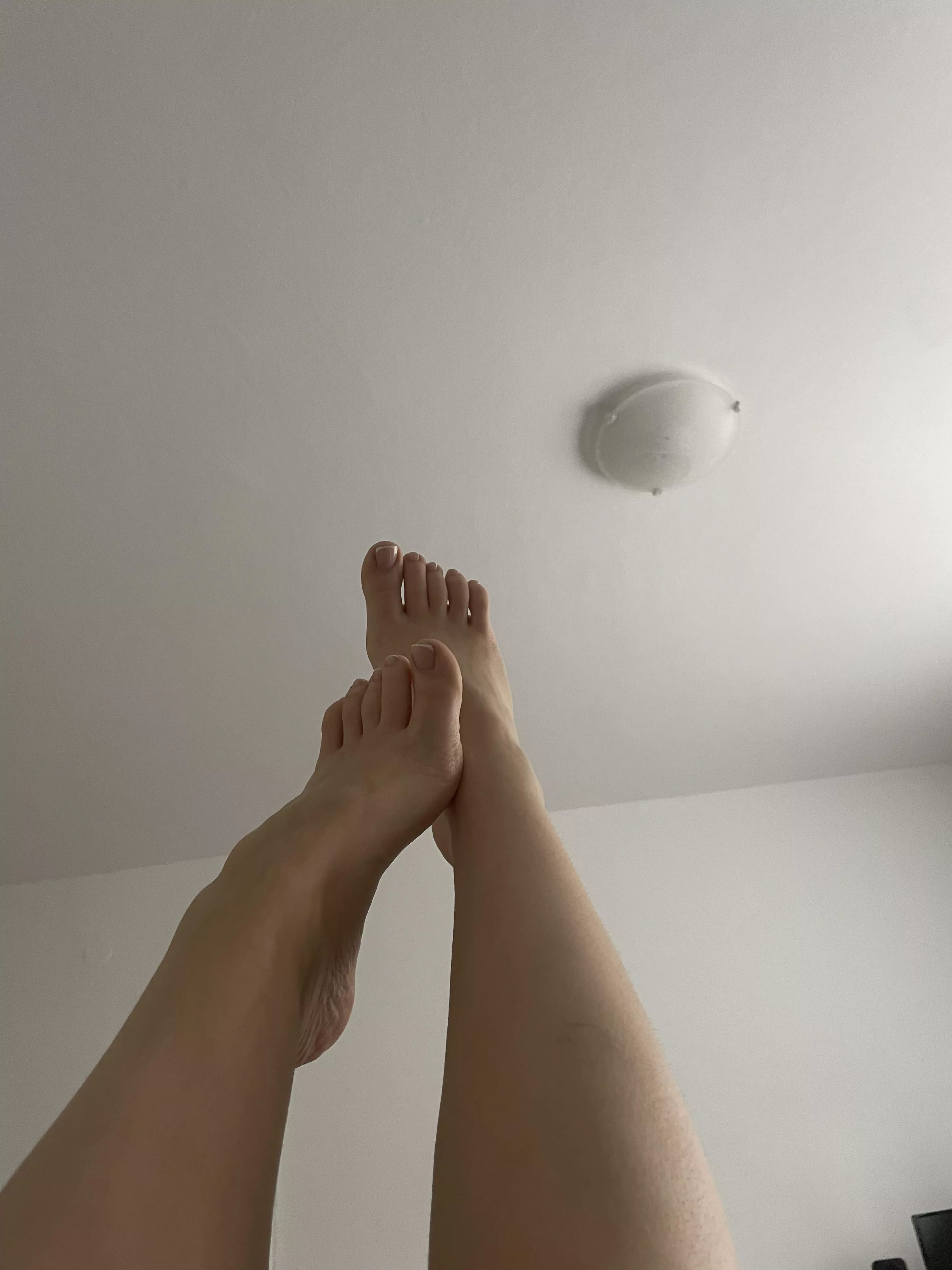 Been offline for a while, ready for you to worship me posted by FeetOnly05