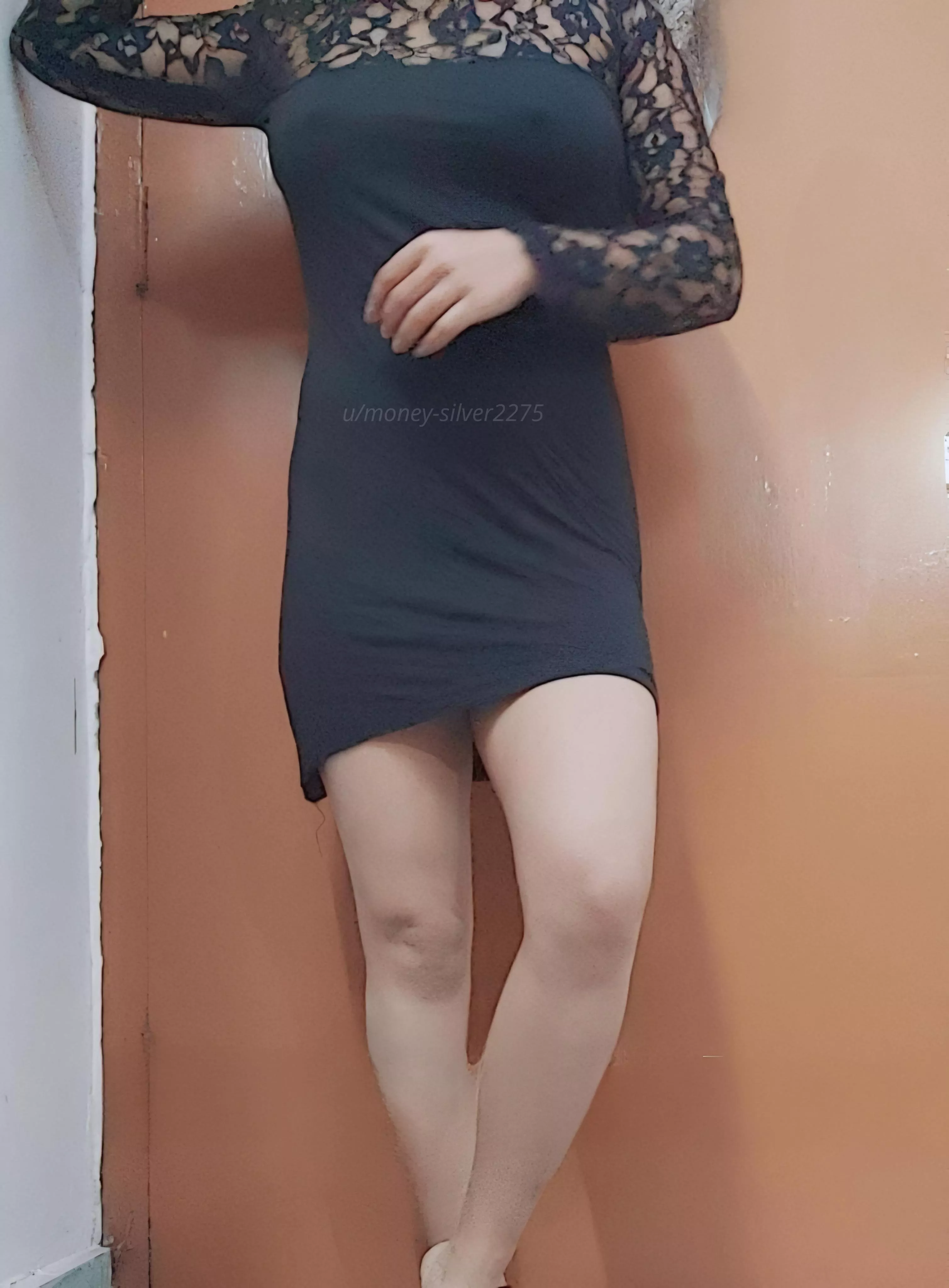 Braless dress (f) posted by Money-Silver2275