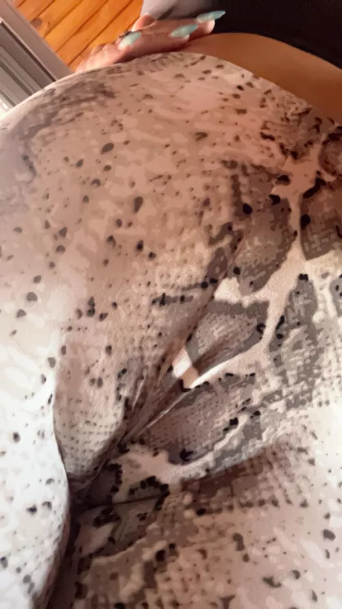 Come here and lick me by catjohi