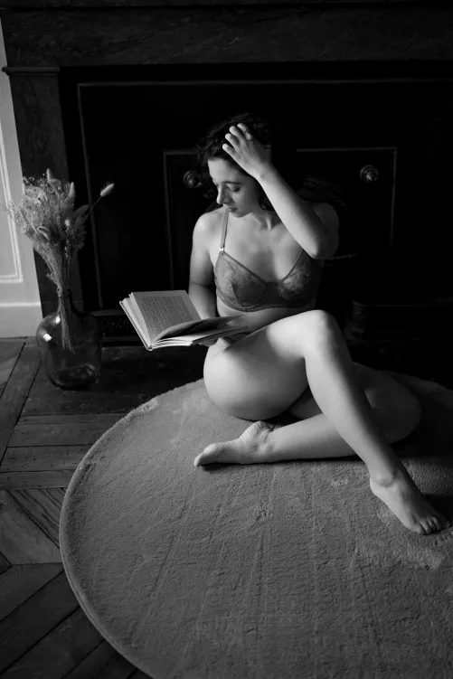 Cosy reading by LeaOnly13