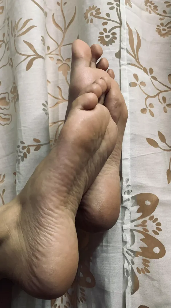Dirty feet, anyone? posted by Many-Independent-103