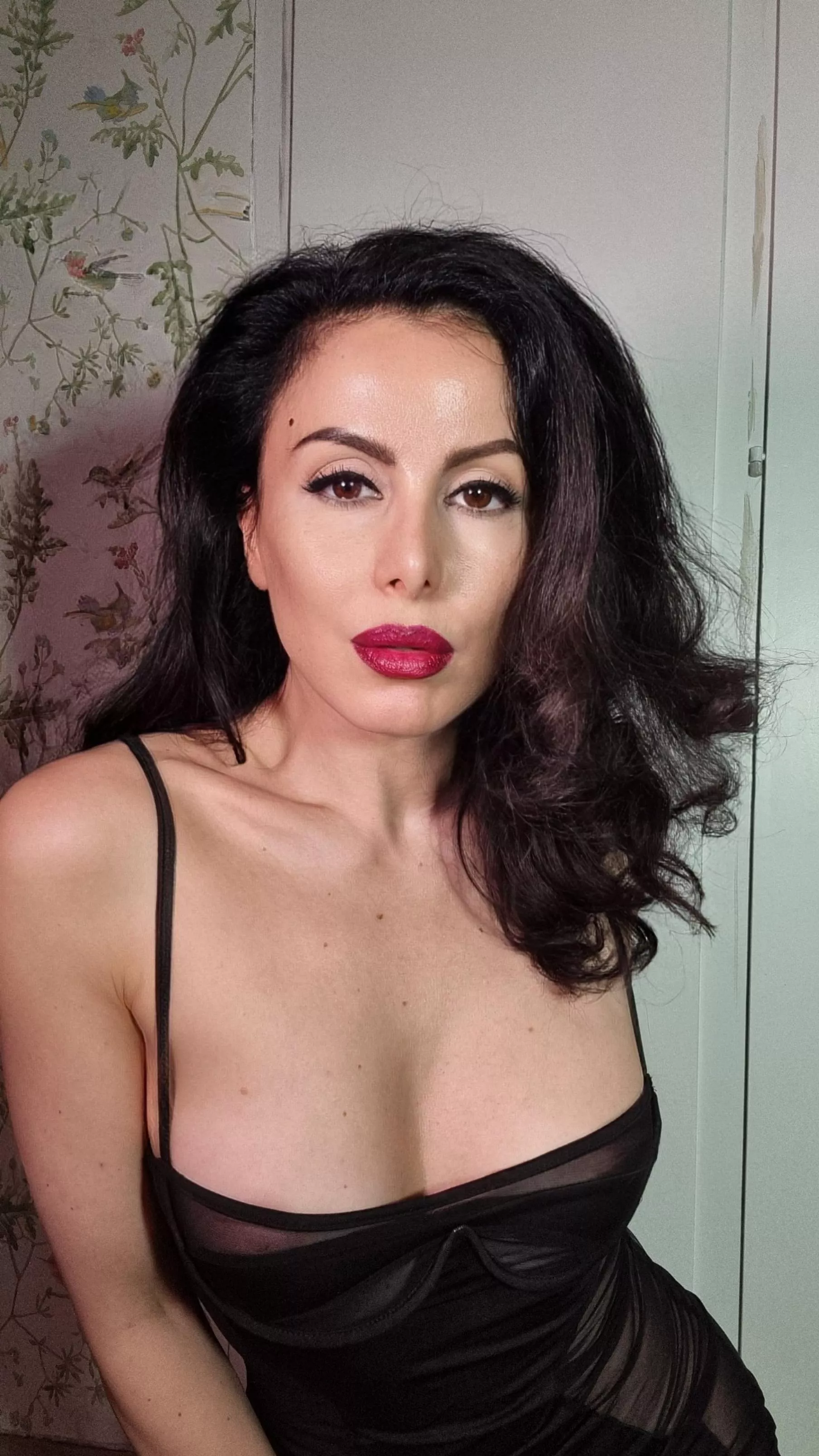 Do I look sexy with my new outfit? posted by CandidCauses