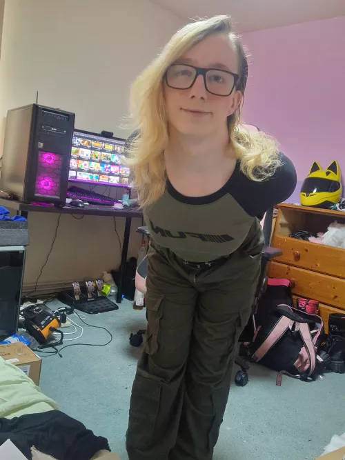 Dose this outfit fits? by DeaniseTheQueen