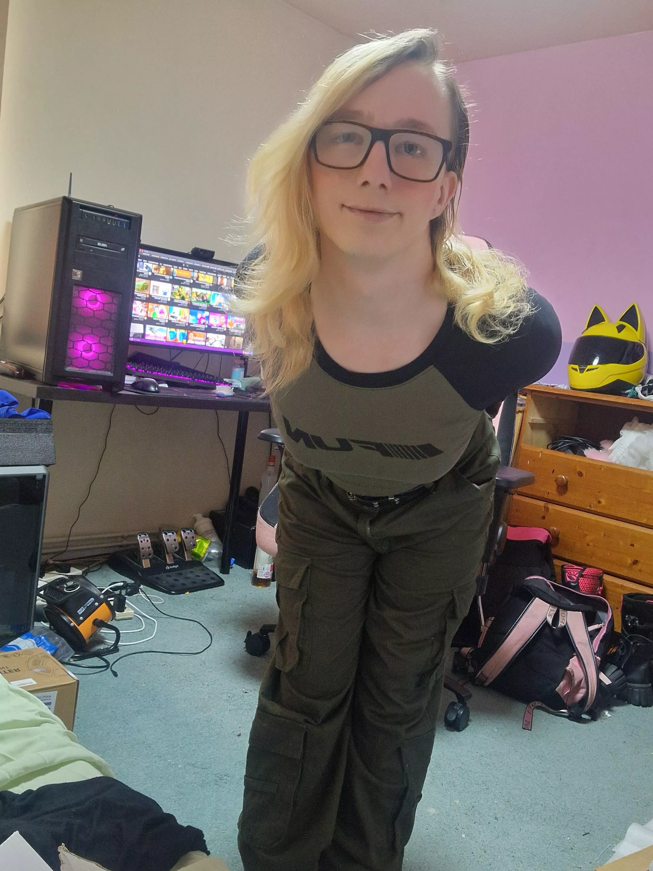 Dose this outfit fits? posted by DeaniseTheQueen