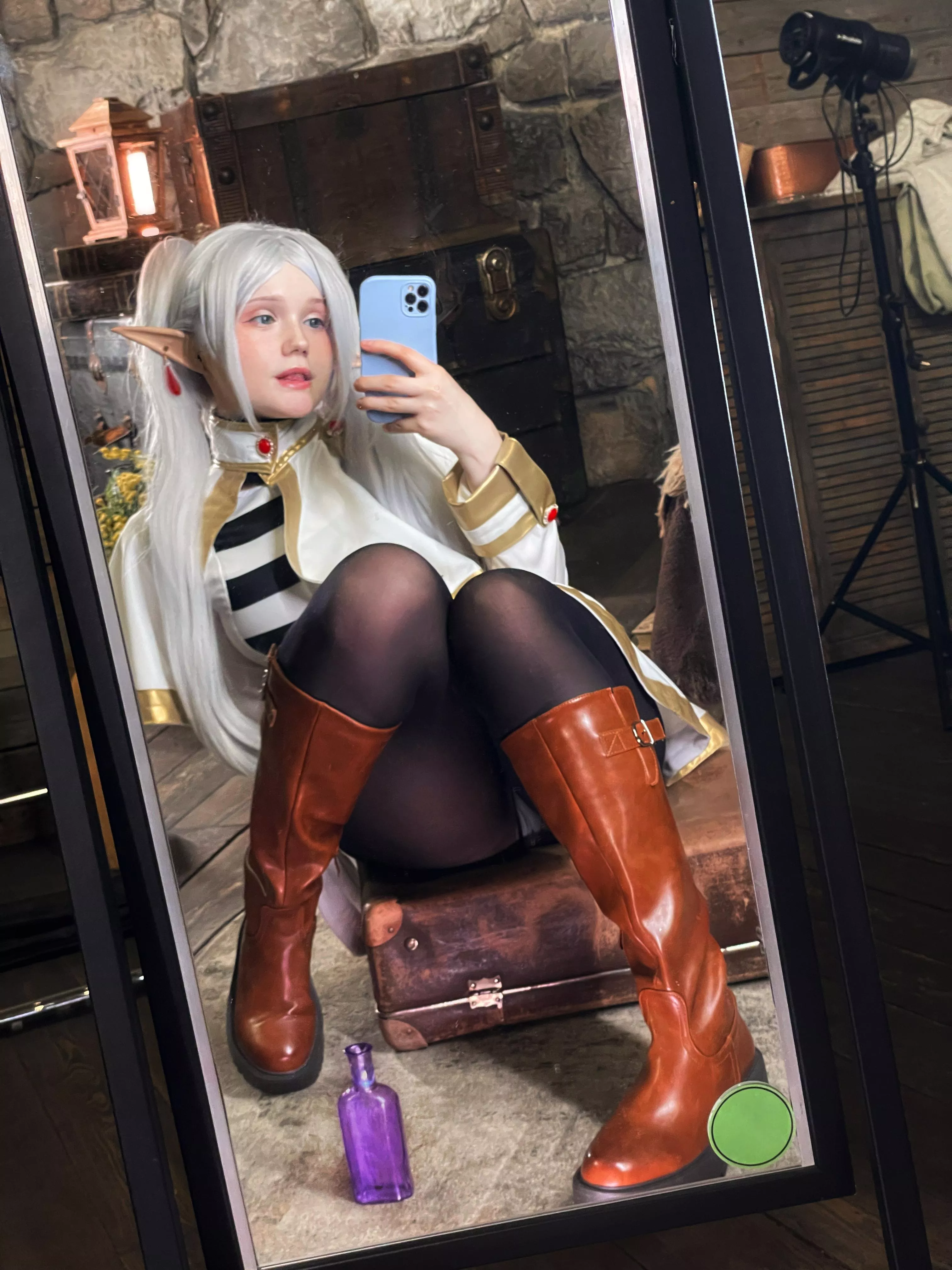 Frieren cosplay by Neyrodesu posted by Neyrodesu