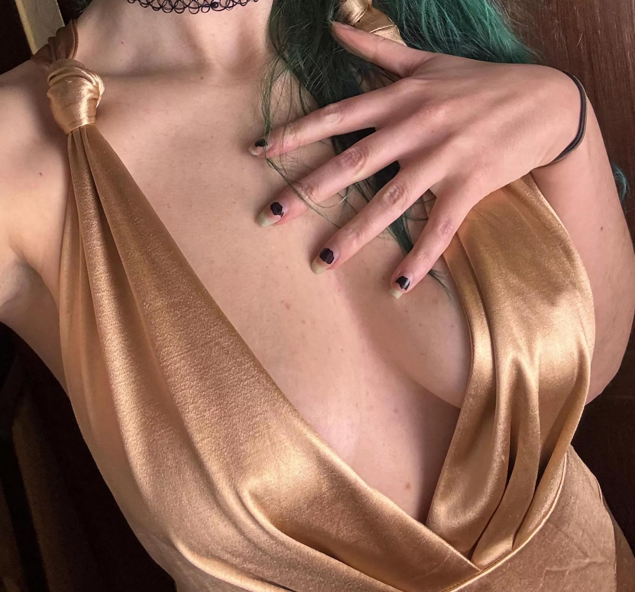 Hands needing to be painted posted by sirenskiss3