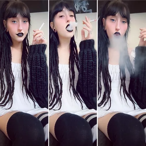 Hi 🖤🤍 by TheEnchantrixxx