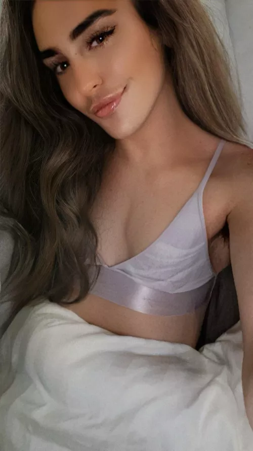 I feel so pretty 🥰🥰🏳️‍⚧️ by Bubbly_Reaction4486