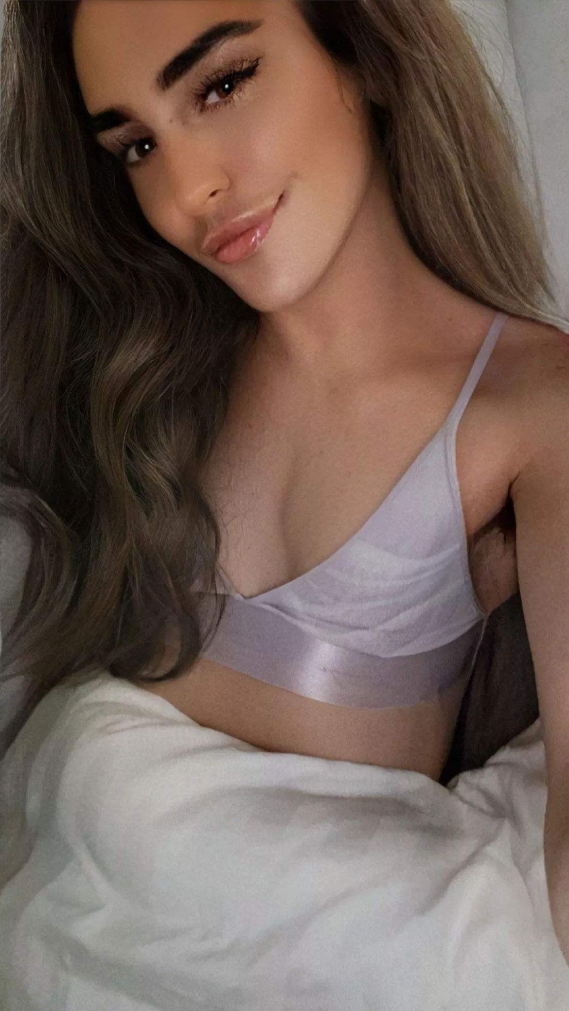 I feel so pretty 🥰🥰🏳️‍⚧️ posted by Bubbly_Reaction4486