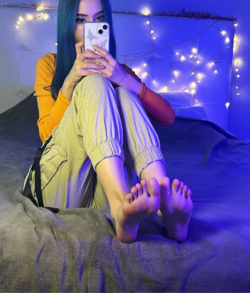 I hope there are some foot lovers here by girl_insocks