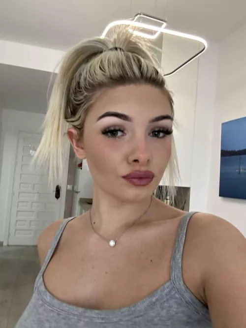 I think my new hairstyle really suits me by LovecapriBabe