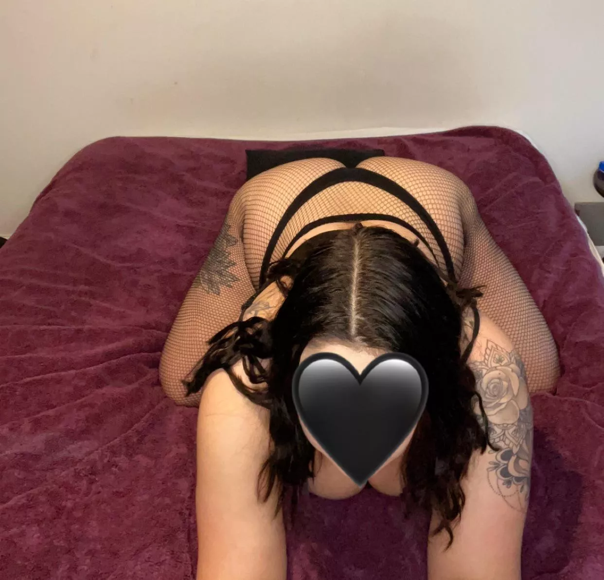 I’m on my knees for you ;) @domatrixx93 posted by doma-trix93