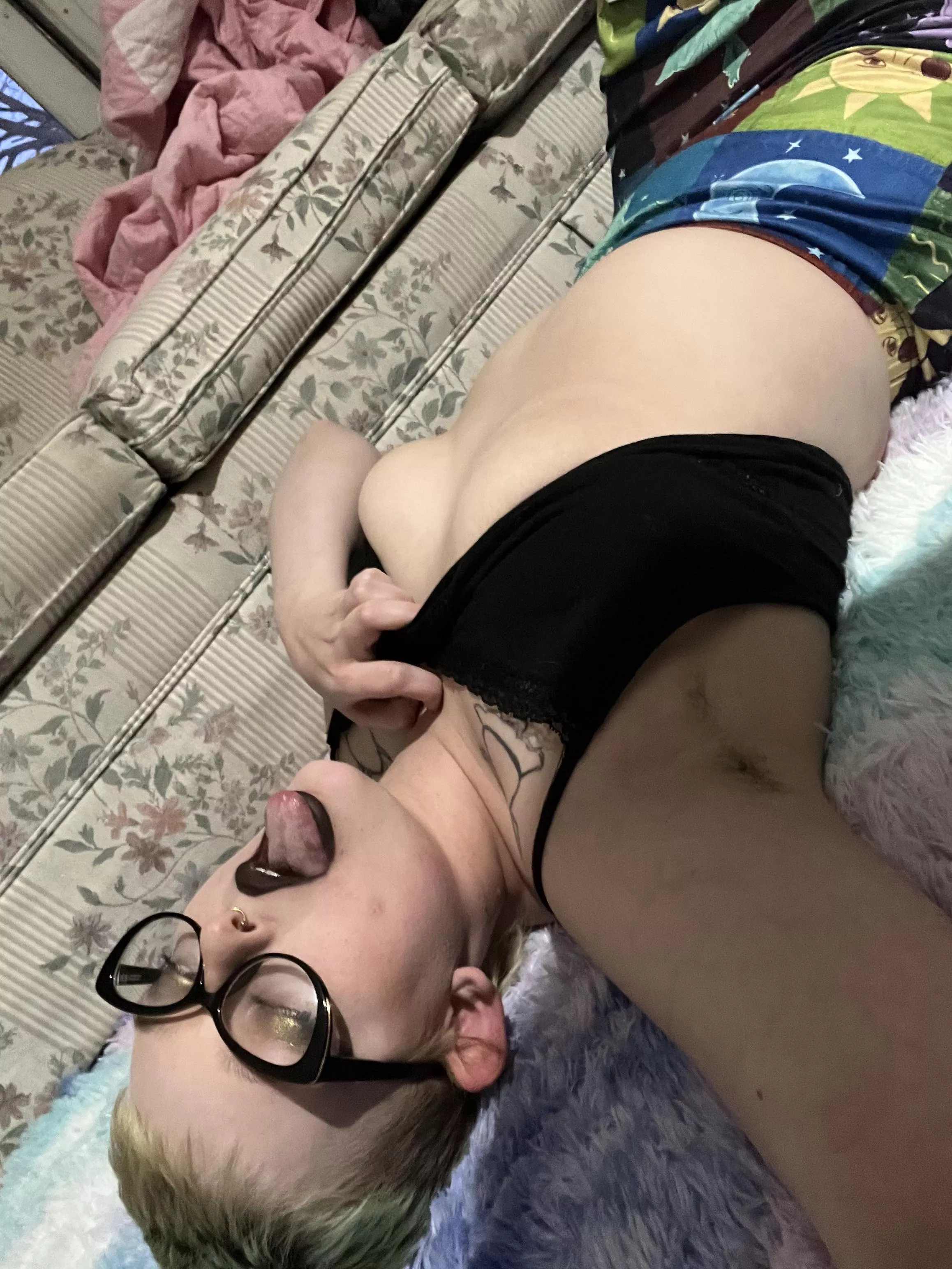 just thought I’d say hiiii :3 posted by Wr3nnn_