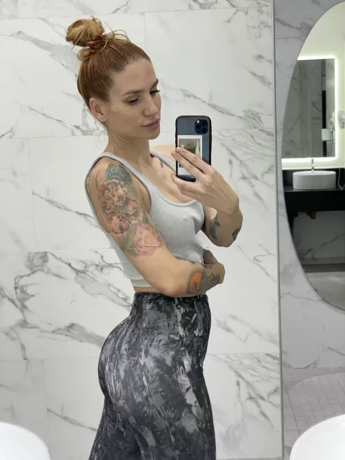 Legs and glutes day, wish me luck by VanelkaVip