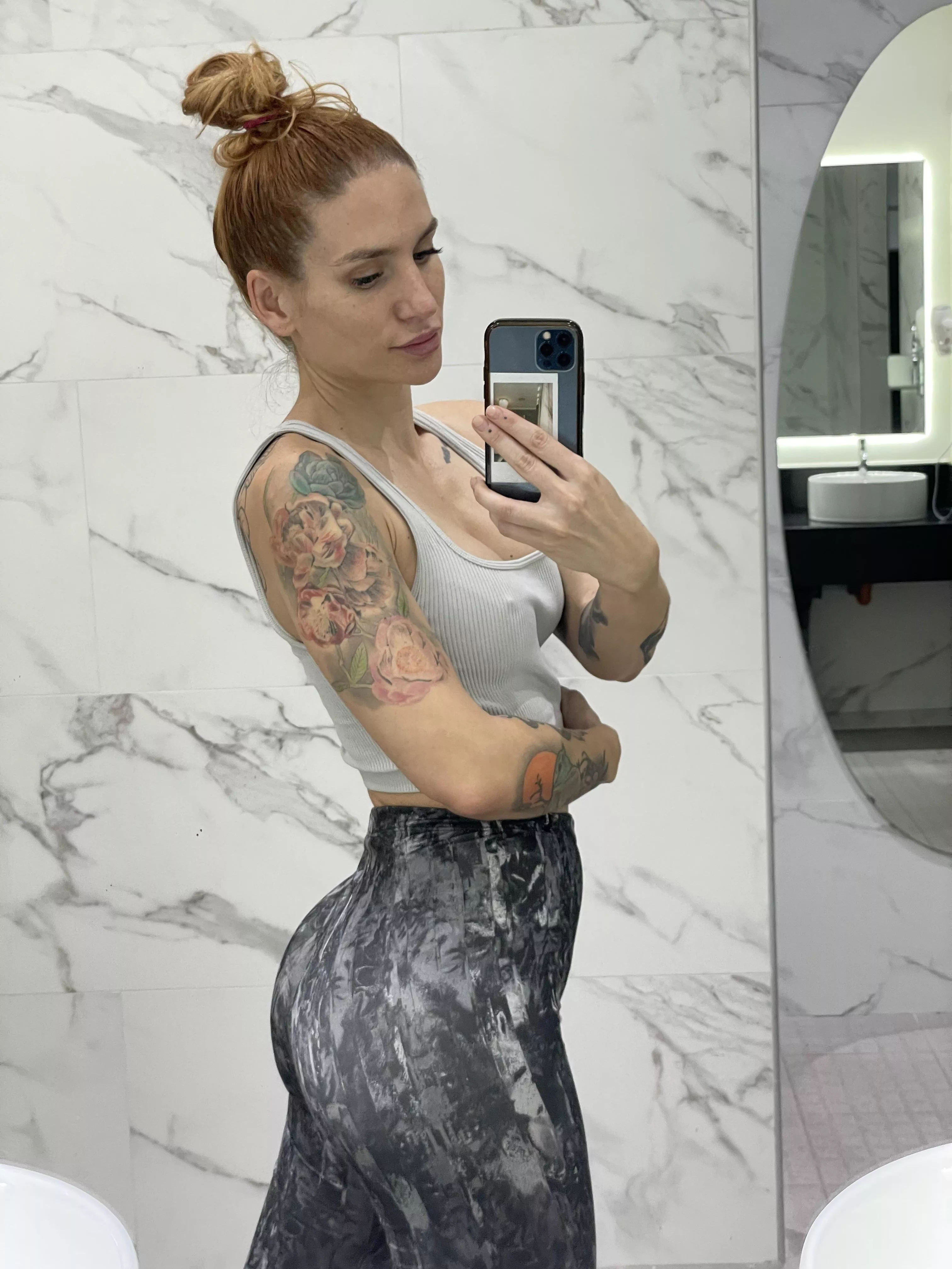 Legs and glutes day, wish me luck posted by VanelkaVip