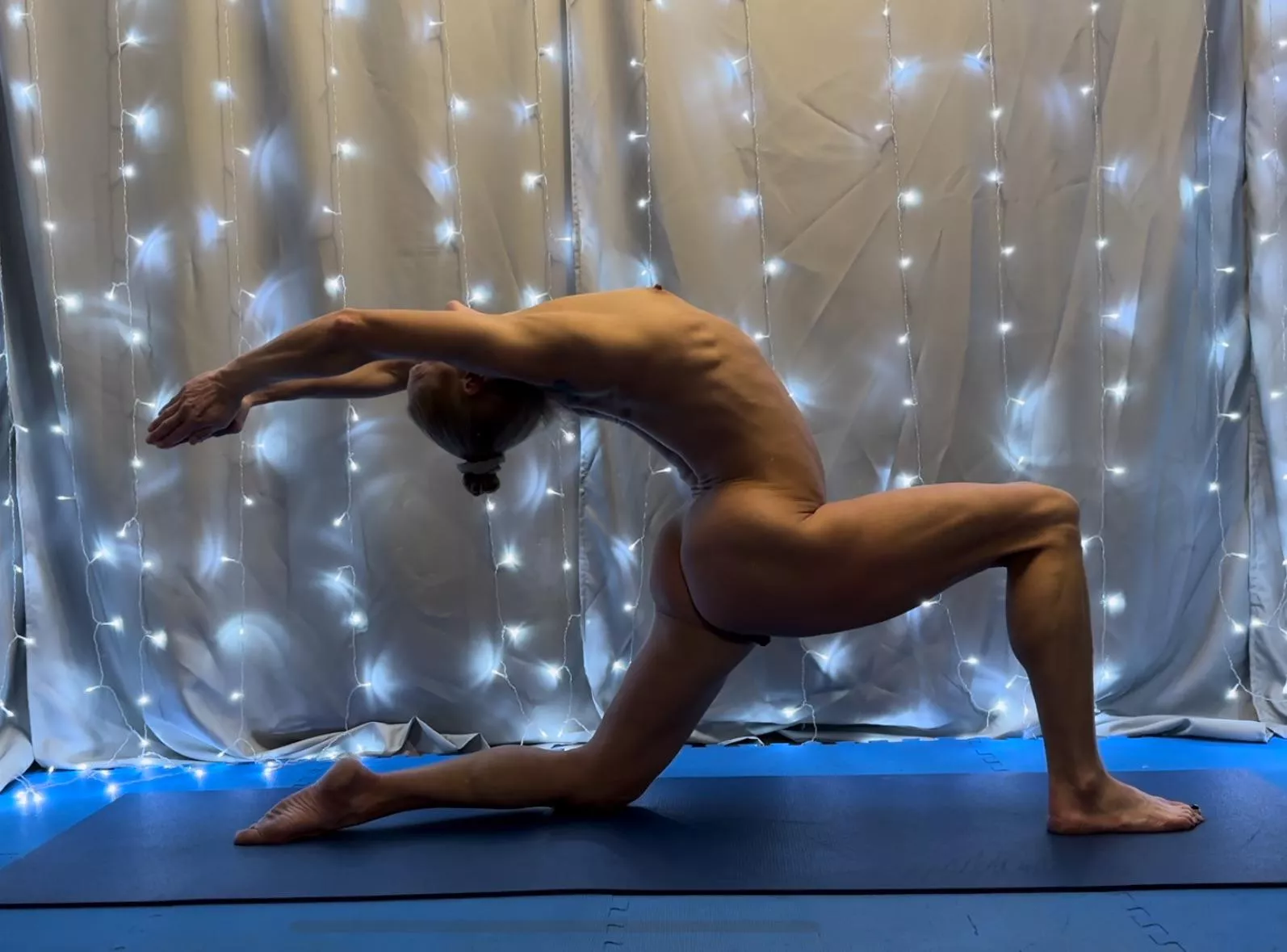 Low lunge posted by MereFit