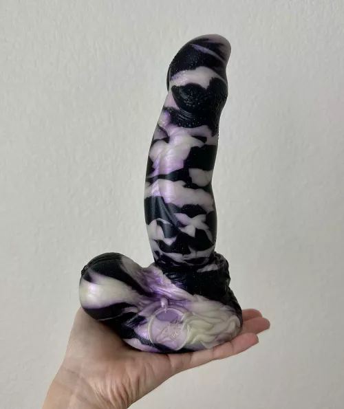 My pretty Kyel 💖 still debating whether to keep him or not, really wish he was a soft. His pour is so cool 😭 by Swimming_Corgi4045