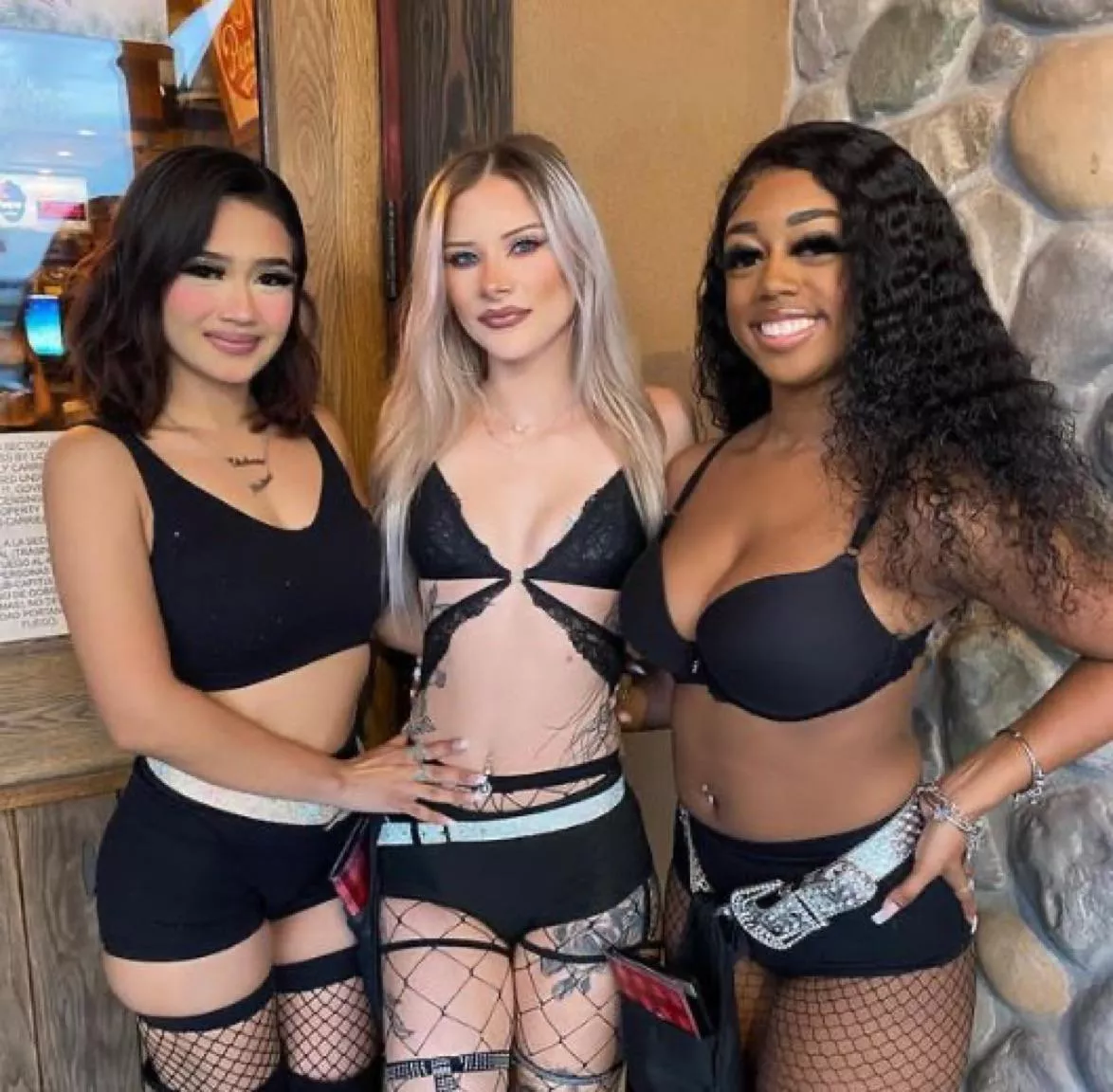 My Type of Waitresses posted by 9PieceThem