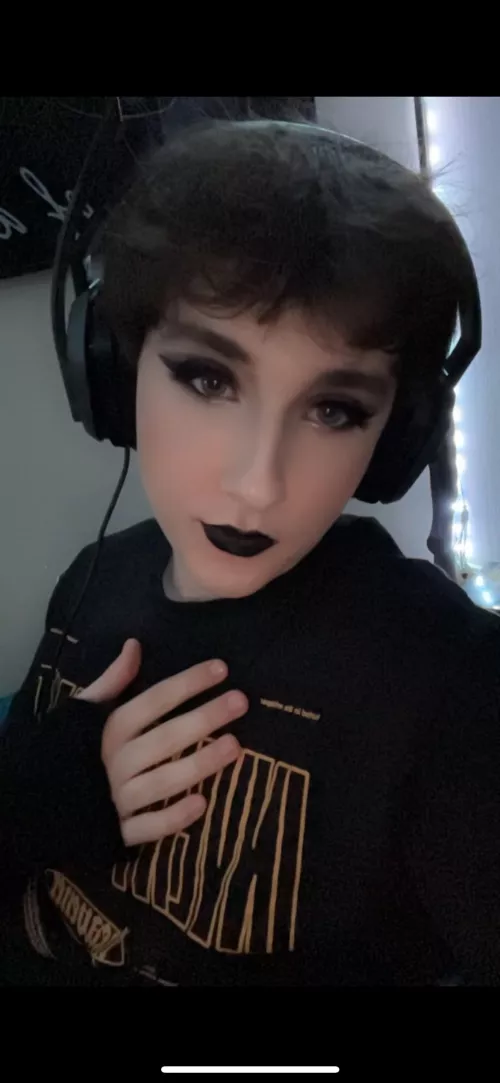 Ngl, loving my new makeup🖤 by QuestionableSalad__