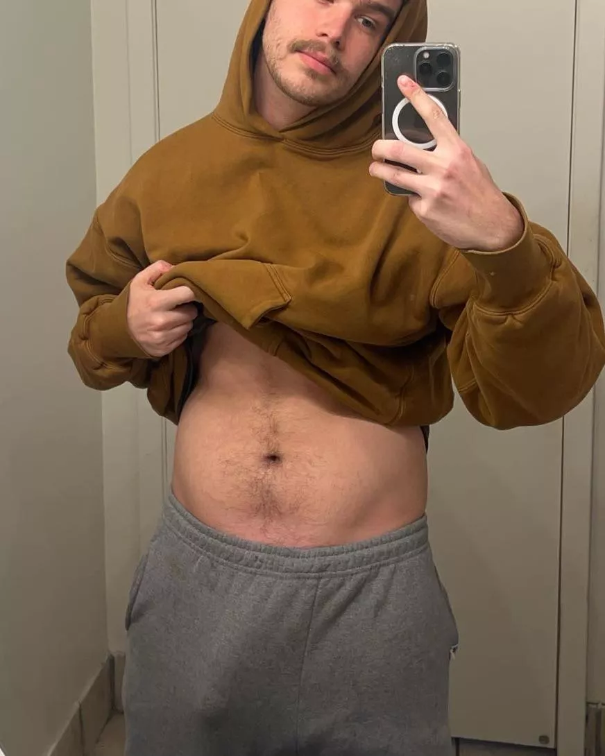 ok who’s trynna cuddle? :) posted by blubadger26