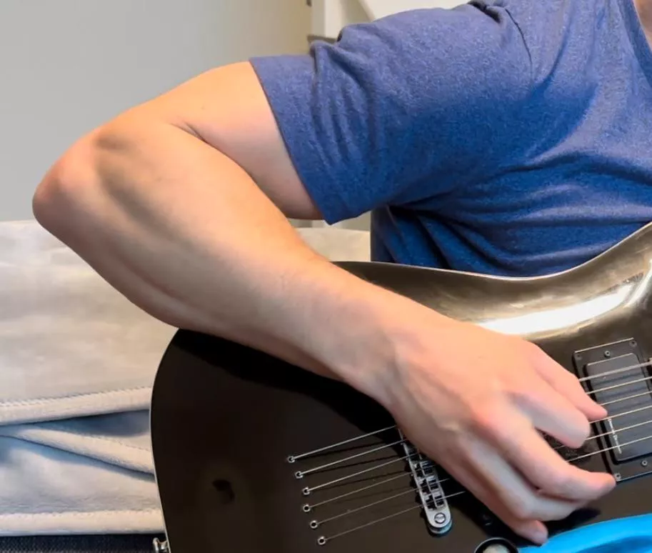 Strummin posted by 5amBoner