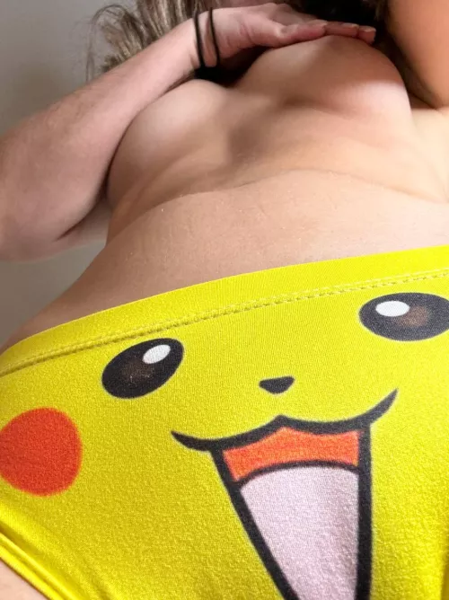 There's electricity between my legs[F] by sam_my_friend