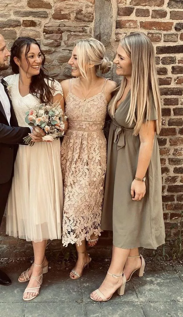 Three Girls in Dresses posted by GloomyPharasing