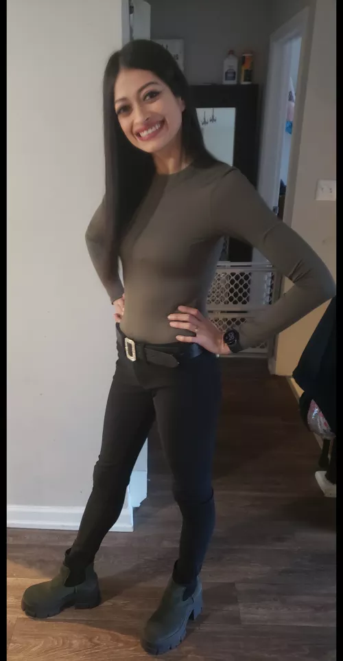 Today's fit. Love my boots. by Leggylibralatina