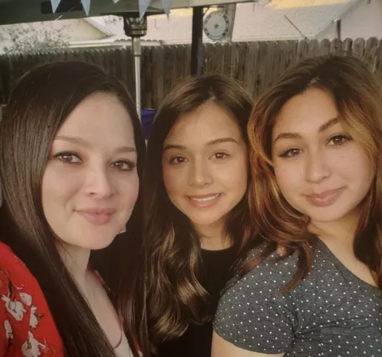 Which one you picking 😚 by Youngin_4593