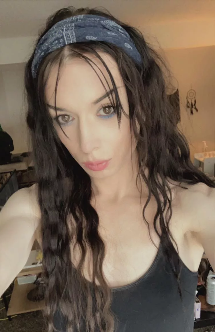 would you accept nudes from me? 🦋 posted by alliemayne20