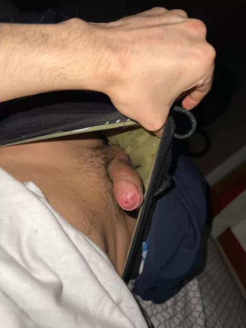 22 bi , anyone want to jerk and talk dirty by Desperate-Dog4412