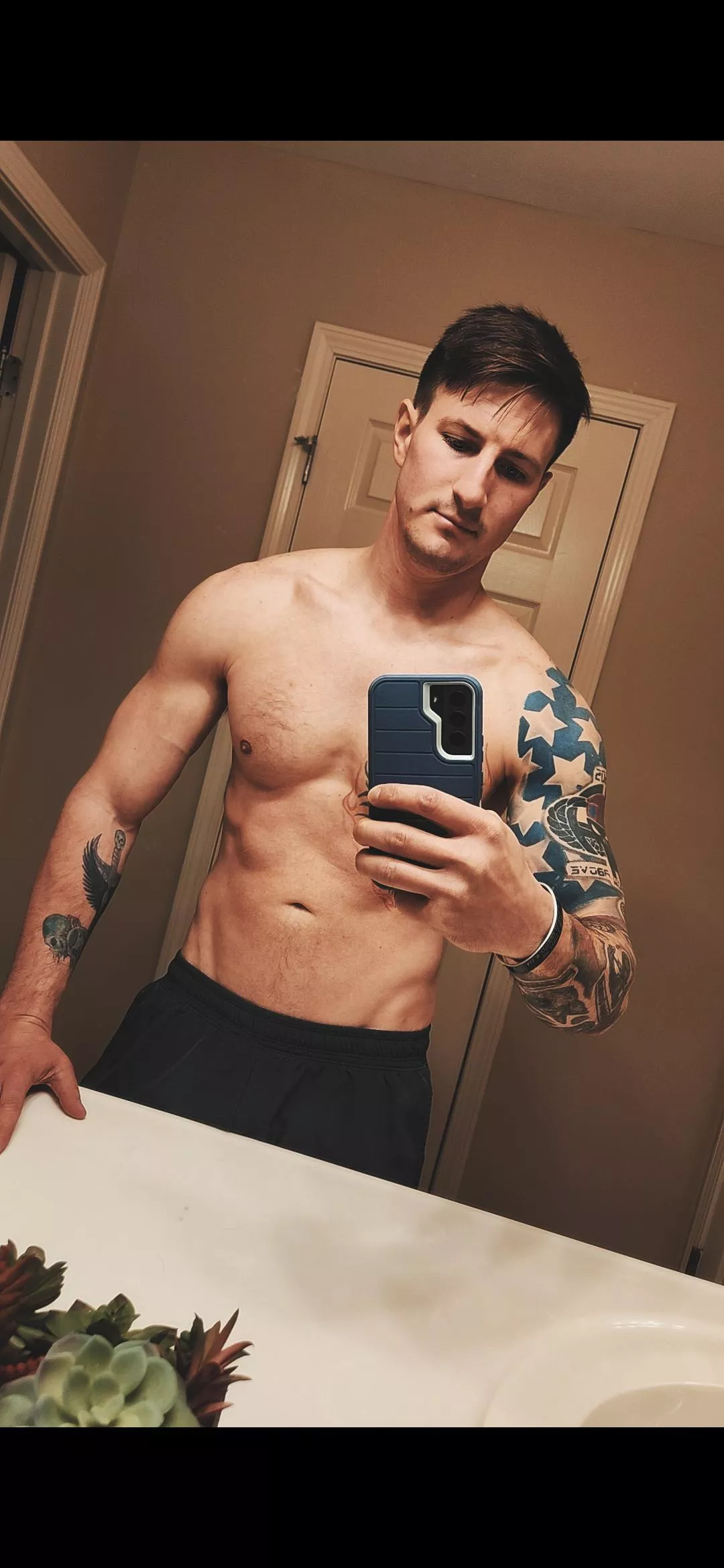 [32] before hitting the shower after my workout posted by lawndart0765