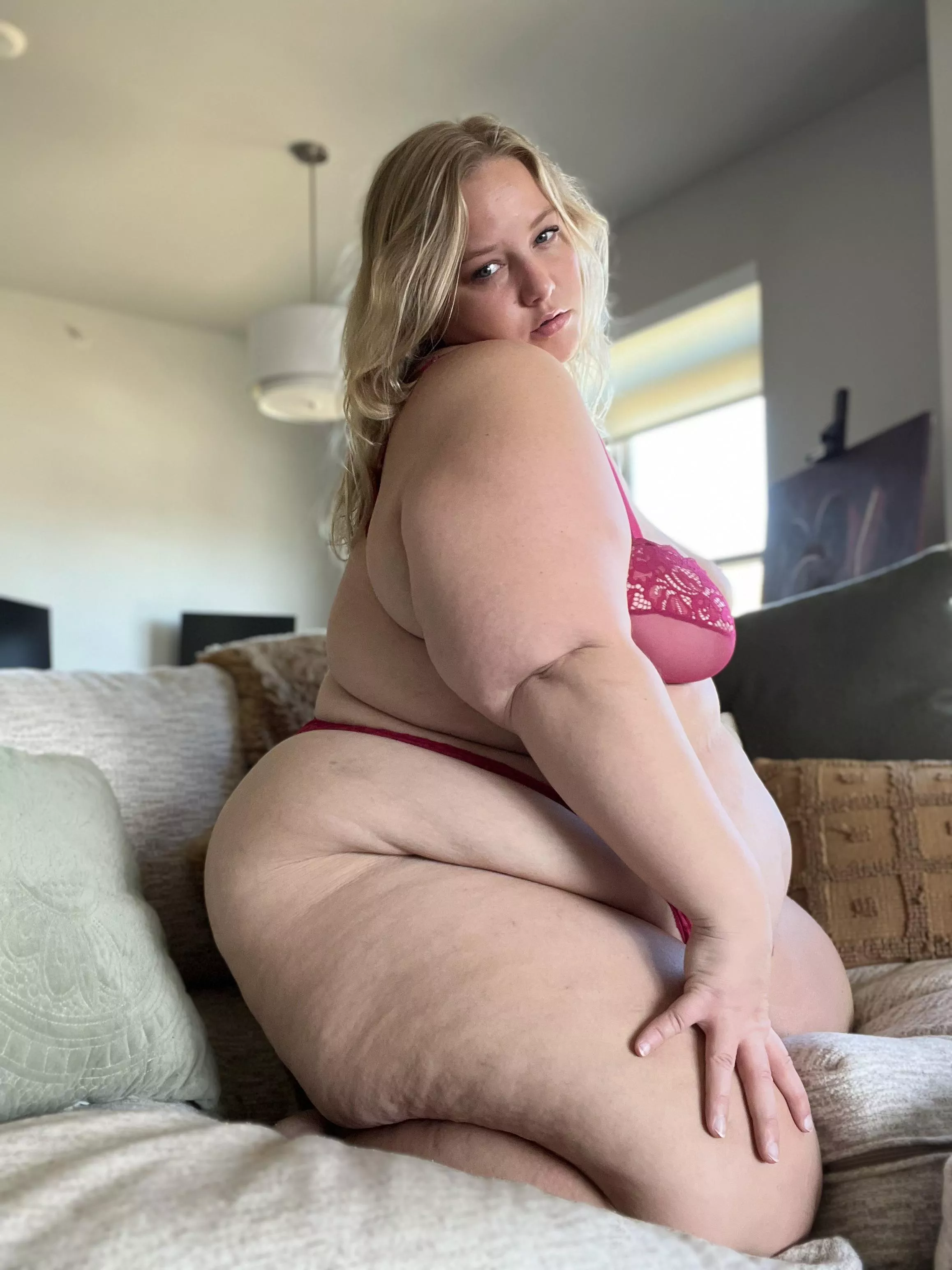 Am I too big for you posted by ceciliaxemily