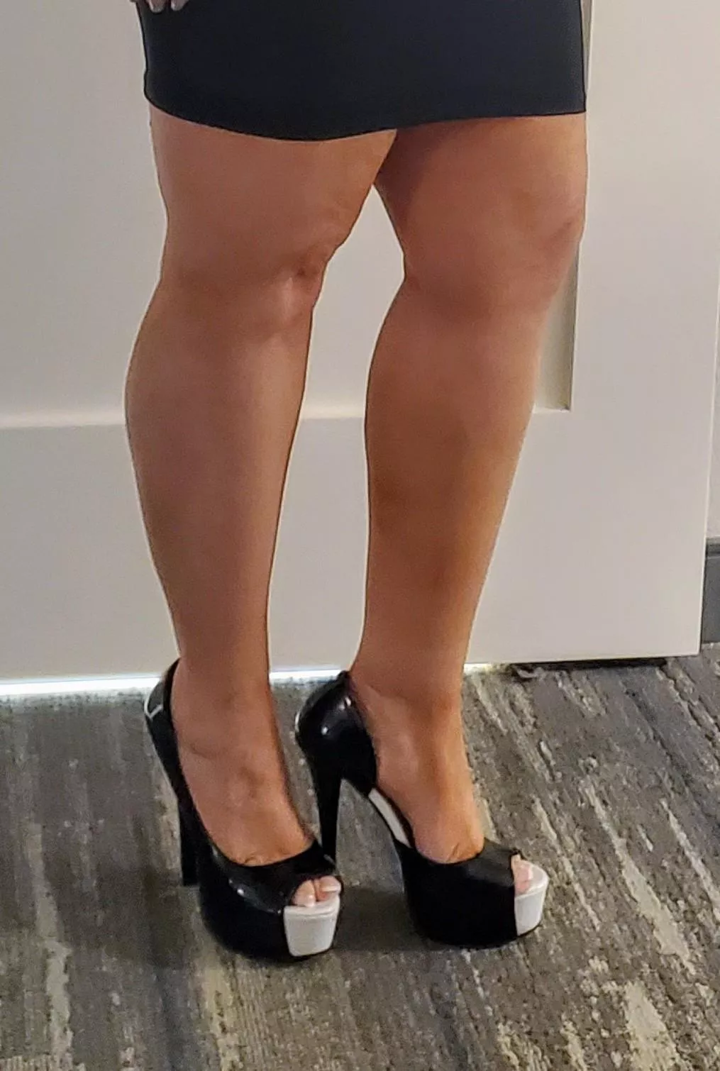 Another shot in my favorite heels posted by EagleRude9086