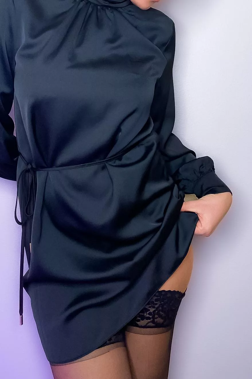 Apparently I’m very popular with the guys in the office [F] posted by Sarah_is_kinky