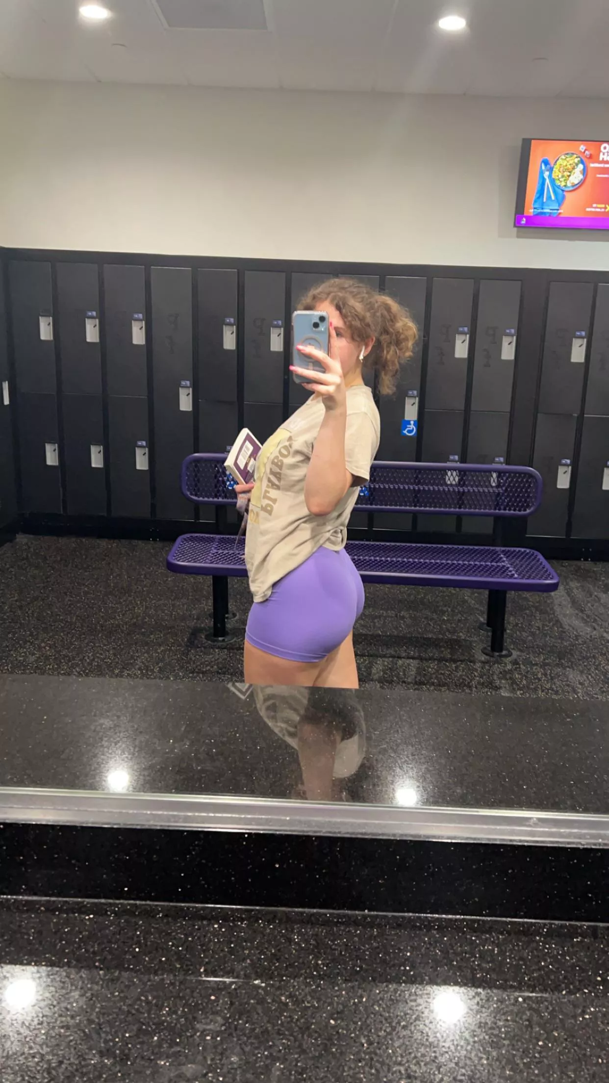 Ass is looking good [F] posted by clairbear99