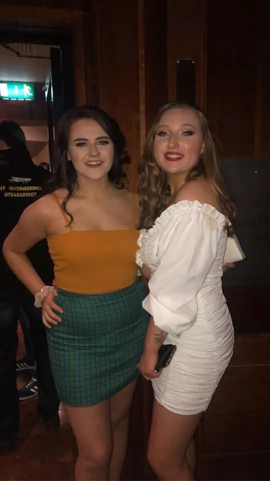 Brunette or blonde [2] posted by spongebobmugabe24