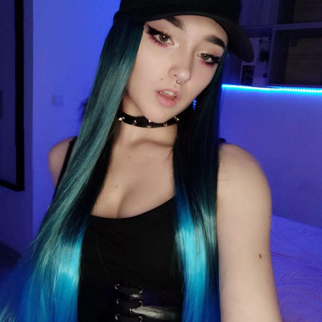 Cute enough for a date with you? posted by zedstrox