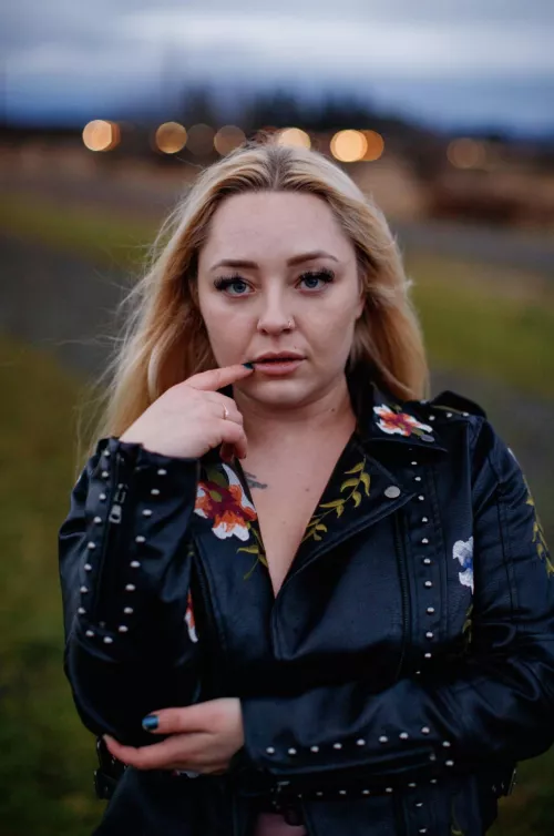 Do you like how juicy I look? by Killer_Ladki